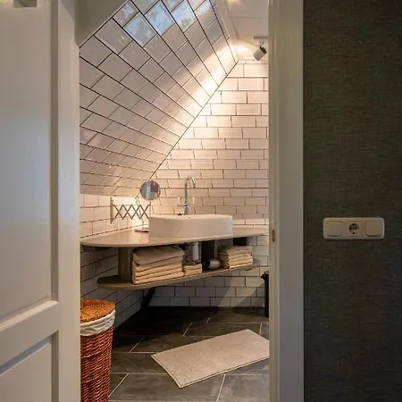 Gogh וילה מדמבליק